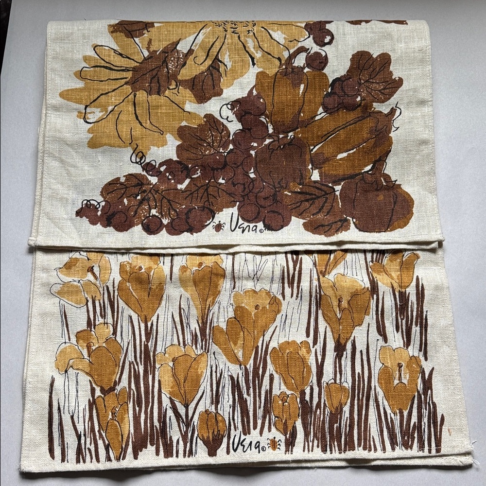 Vintage Vera Neumann crocus, Tulip linen Tea Towels 2-pc. Brown/Gold Florals